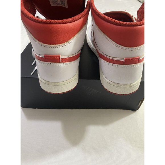 New Mens Size 9.5 White Red Nike Air Jordan 1 Mid SE Basketball Shoes FJ3458 160 main image 5
